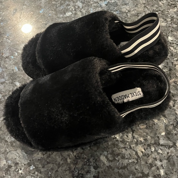 Steve Madden faux fur slippers - used a handful of times - Picture 2 of 7